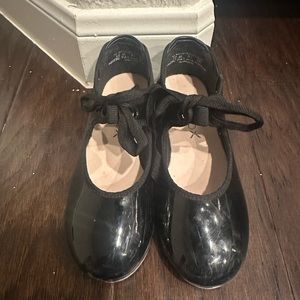 Tap Shoes originally bought on Amazon for $30! Gently worn a few times!!